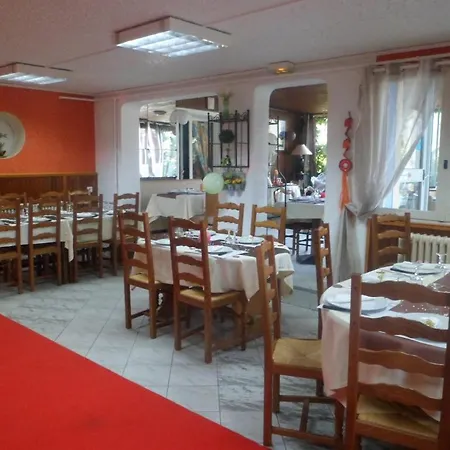 Les Acacias De Ratabizet Hotel Genas