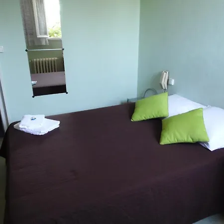 Les Acacias De Ratabizet Hotel 2*