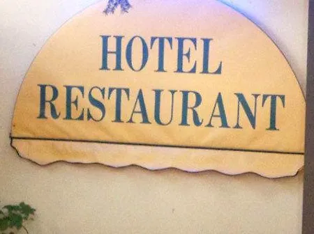 Les Acacias De Ratabizet Hotel